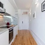 Host Wise - Colorful Stunning Sunlit Flat 아파트