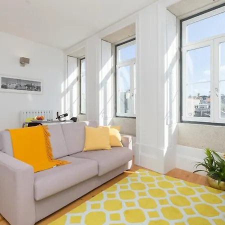 דירה Host Wise - Colorful Stunning Sunlit Flat
