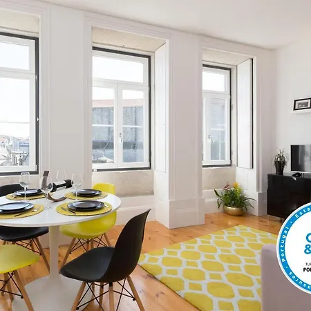 Host Wise - Colorful Stunning Sunlit Flat *