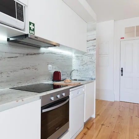Host Wise - Colorful Stunning Sunlit Flat Apartment Porto