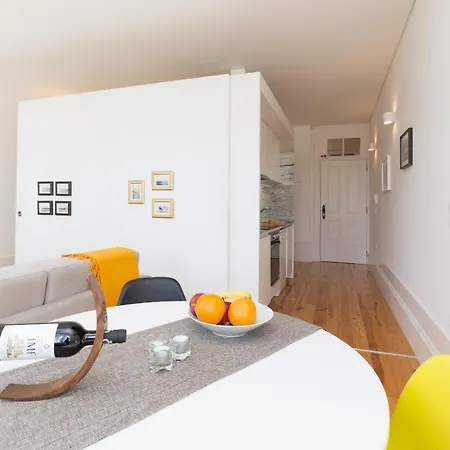 Host Wise - Colorful Stunning Sunlit Flat פורטו