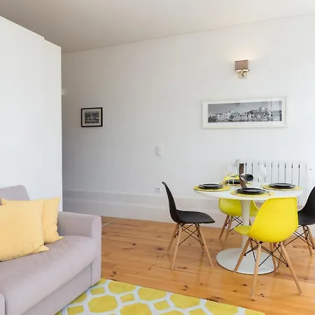 Host Wise - Colorful Stunning Sunlit Flat Apartment Porto