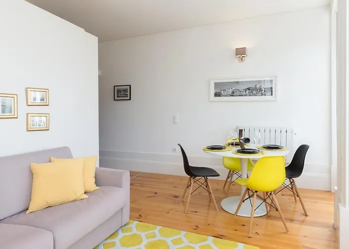 Host Wise - Colorful Stunning Sunlit Flat Daire Porto