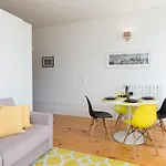 Host Wise - Colorful Stunning Sunlit Flat Apartament Porto