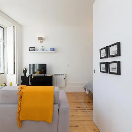 Host Wise - Colorful Stunning Sunlit Flat アパート