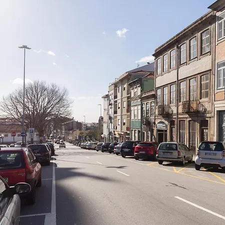 Host Wise - Colorful Stunning Sunlit Flat Porto